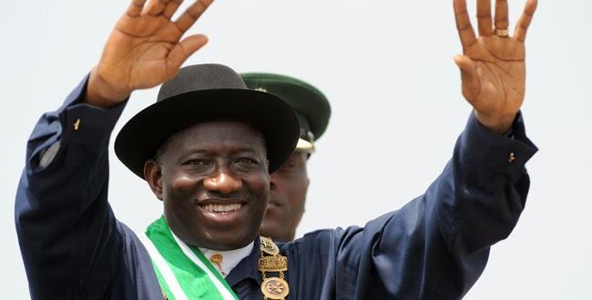 Goodluck Jonathan vise un nouveau mandat au Nigeria pour 2015
