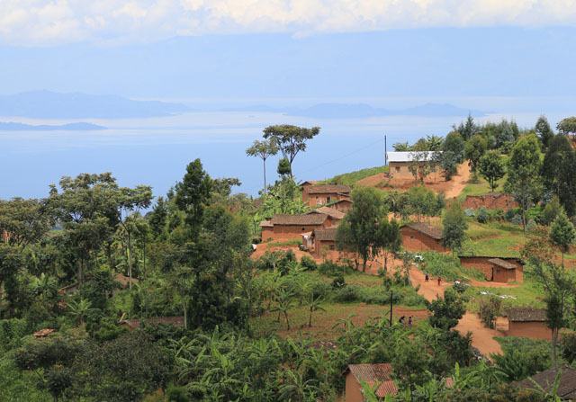 Terres au Rwanda près de Kibuye, Lac Kivu - crédits photo Thierry Barbaut