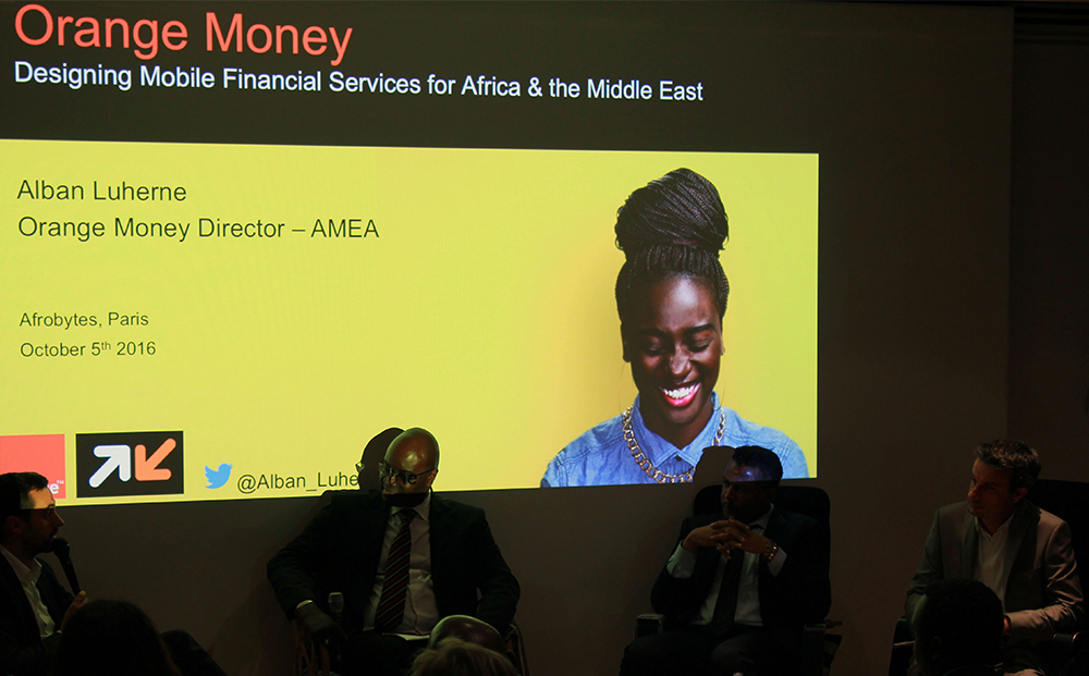 Alban Luherne présente Orange Money en Afrique - crédits Juha Nurminen