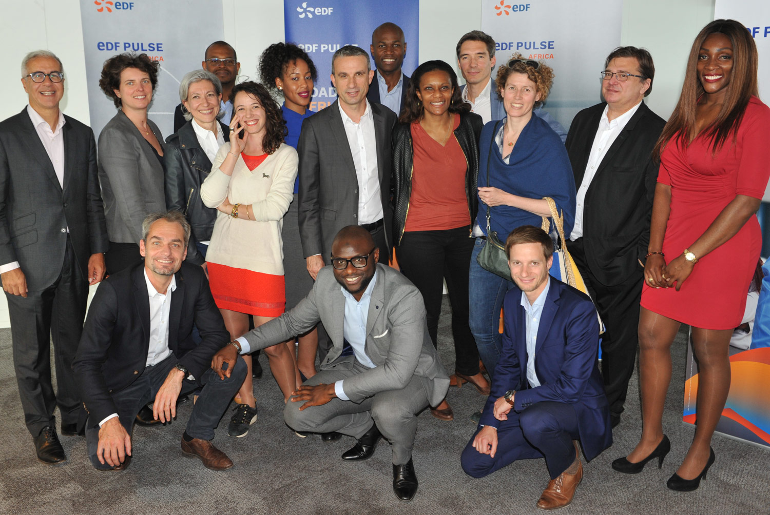 Jury et équipe EDF Pulse Africa -Emmanuel SEILLIER (Responsable Département Off-Grid), Bénédicte REIGNIER (Direction Stratégie Internationale), Claudine RABILLARD (Direction Stratégie Internationale, Demba DIALLO (Société INNHOTEP), Joséphine GARRICK (Société NEOZGROUP), Thierry BARBAUT (Directeur Numérique La Guilde), Daouda KOULIBALY (Département OFF GRID), Léocadie, Ebakissé (Executive Tribe Builder), Alexis CHALOT ( EDF Pulse Croissance), Isabelle CAMURAT ( Chef de projet com DIRCOM EDF), Alain REVERCHON ( R&D EDF Open Innovation), Emma PAYOM ( Chef de projet EDF Pulse Africa), Christ Anderson Ahoua Boua (Chef de projet OFF GRID et EDF Pulse Africa).